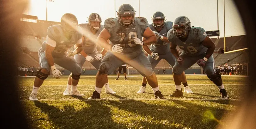 Aaron Donald in Los Angeles Rams uniform rushing the passer during an NFL regular season game