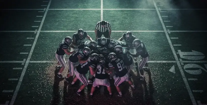 Washington Commanders helmet on draft board as team targets Notre Dame RB Jeremiyah Love in 2026